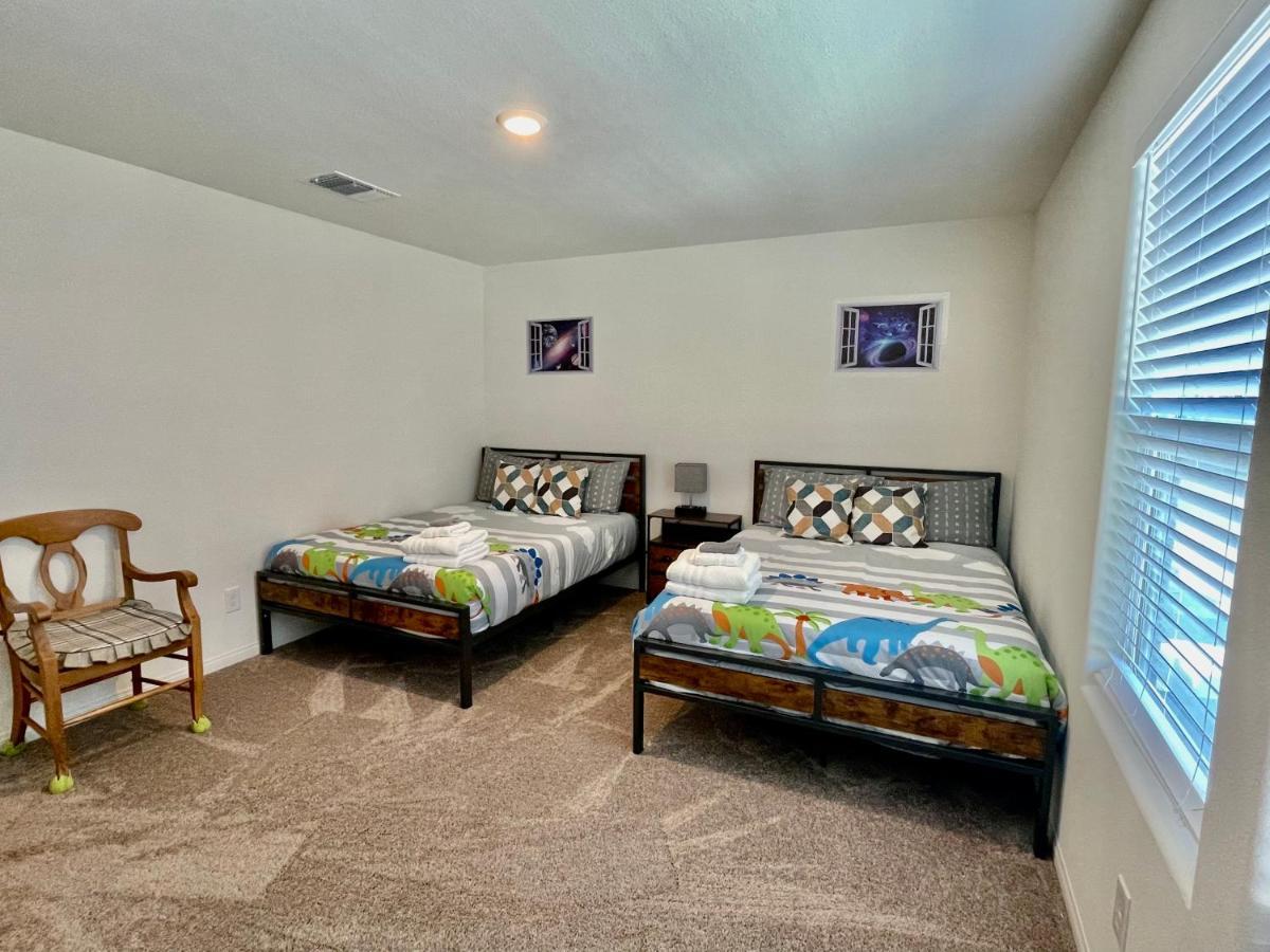 Spacious House, 5 Bedrooms, Sleeps 12, Near Las Vegas Strip And Airport المظهر الخارجي الصورة